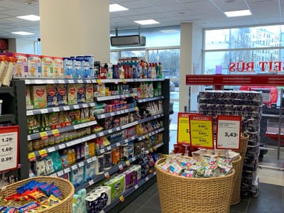 VVN-teamet utførte levering av handelsutstyr og monteringsarbeid i den nye butikken til butikkjeden "TOP" i Riga.5